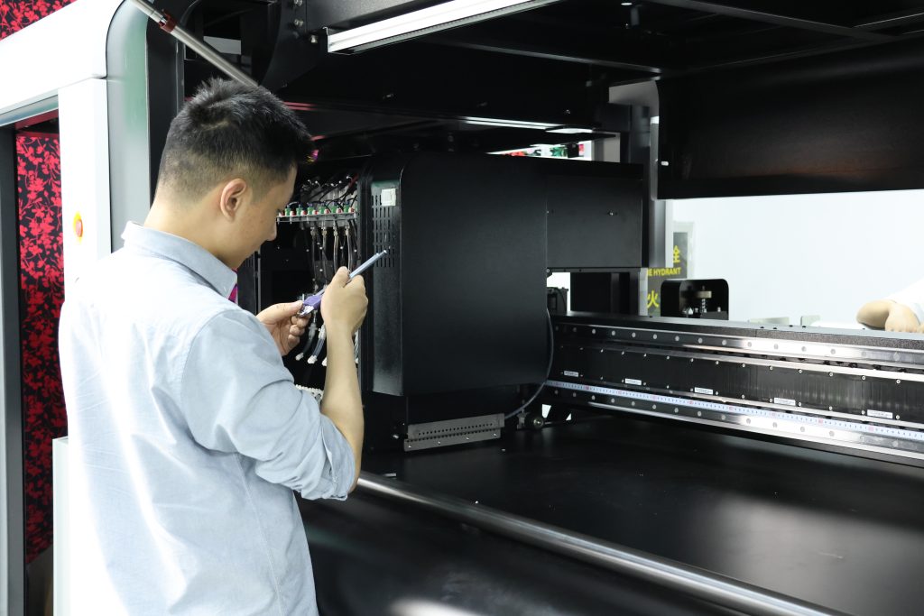 cleaning the printhead of digital printing machine